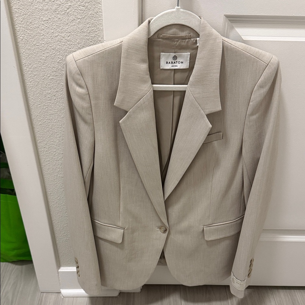 Aritzia Babaton Beige Blazer